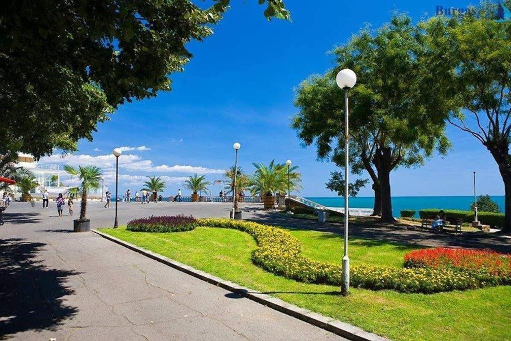 Comfy Home In The Heart Of Burgas Екстер'єр фото
